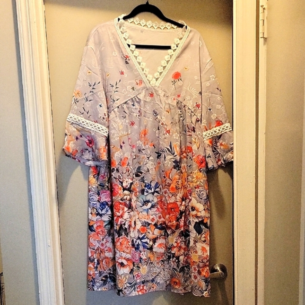 Beautiful Gray Sz XL Floral Lace-Trimmed Dress